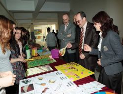 Eğitim materyalleri sergiye çıktı